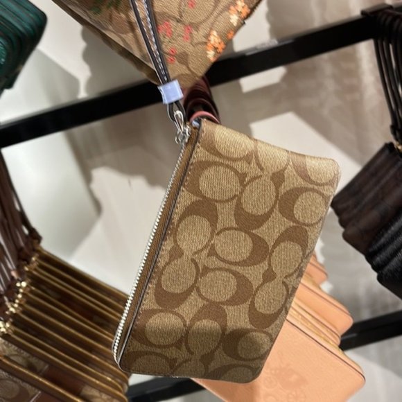 Coach Corner Zip Wristlet In Signature Canvas Khaki / Marble Blue - Picture 3 of 11